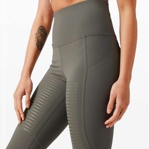 Lululemon Rogue Renegade SHR tight 25”
